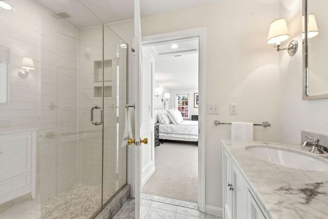 14 Lancelot Ln, Mansfield, MA 02048