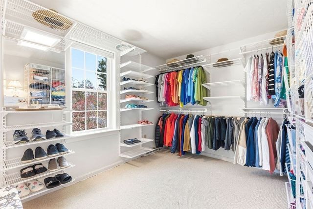 14 Lancelot Ln, Mansfield, MA 02048