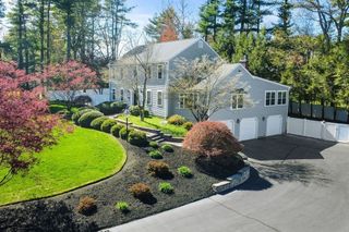 14 Lancelot Ln, Mansfield, MA 02048