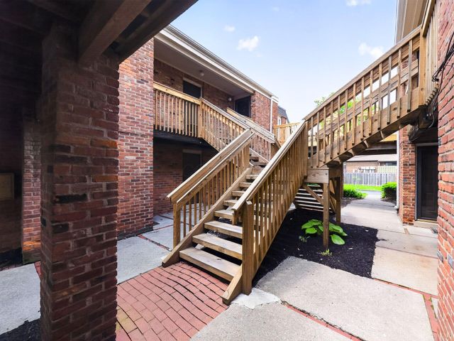 1484 Lafayette Drive, A, Upper Arlington, OH 43220