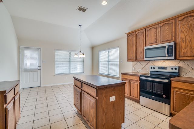 2006 Zavala, Forney, TX 75126