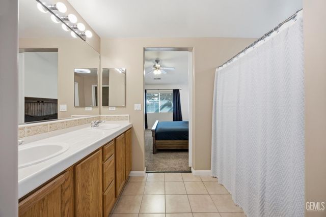12808 Yankton Court, Bakersfield, CA 93312