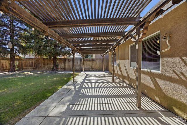 12808 Yankton Court, Bakersfield, CA 93312