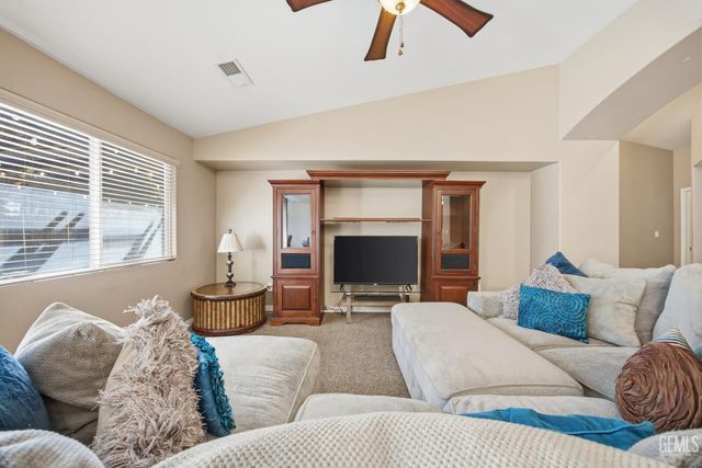 12808 Yankton Court, Bakersfield, CA 93312