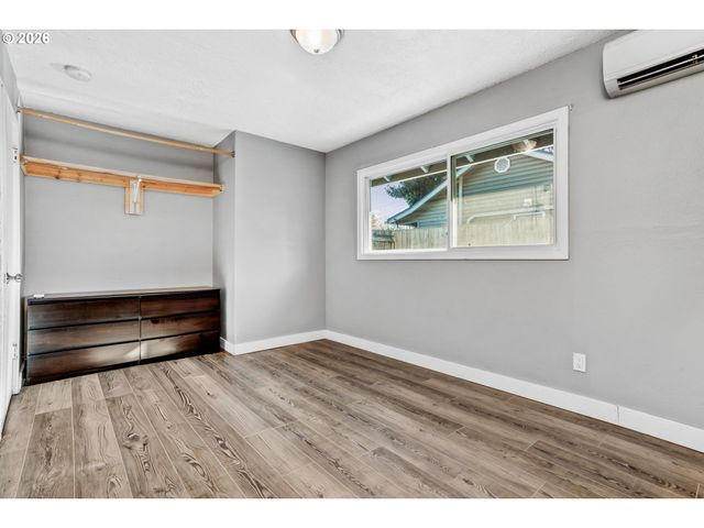 9926 N LOMBARD St, Portland, OR 97203