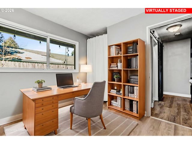 9926 N LOMBARD St, Portland, OR 97203