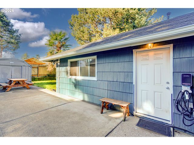 9926 N LOMBARD St, Portland, OR 97203