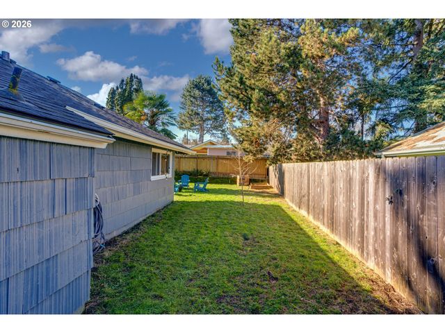 9926 N LOMBARD St, Portland, OR 97203