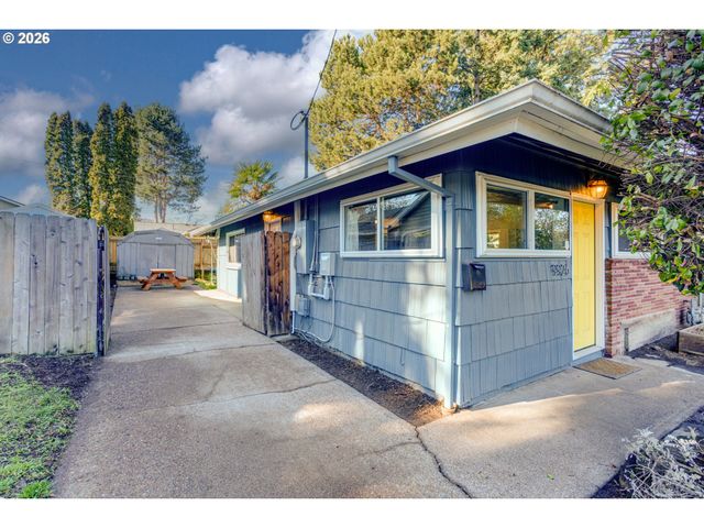 9926 N LOMBARD St, Portland, OR 97203