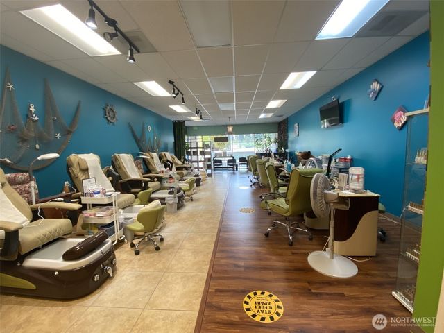 14007 Highway 99 #F, Lynnwood, WA 98087