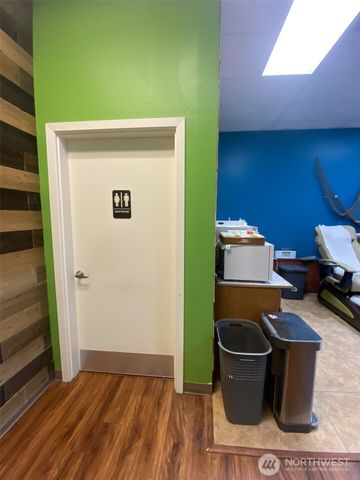 14007 Highway 99 #F, Lynnwood, WA 98087