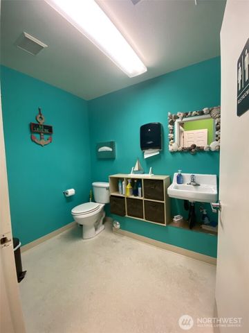 14007 Highway 99 #F, Lynnwood, WA 98087