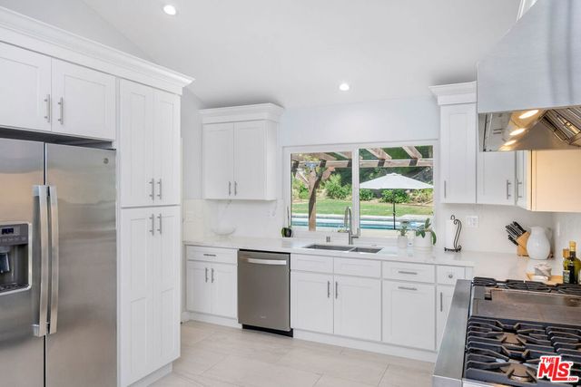 18360 Lake Encino Drive, Encino, CA 91316