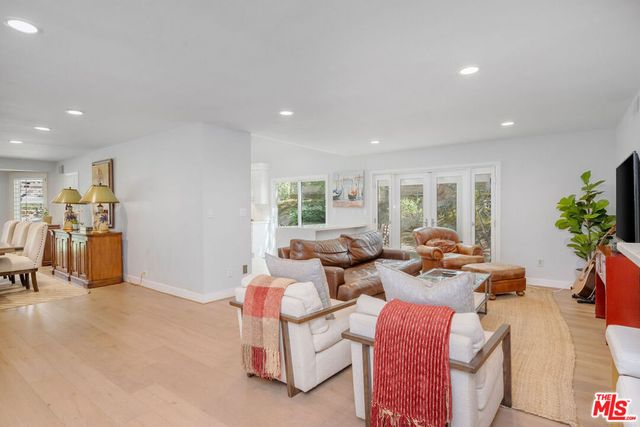 18360 Lake Encino Drive, Encino, CA 91316