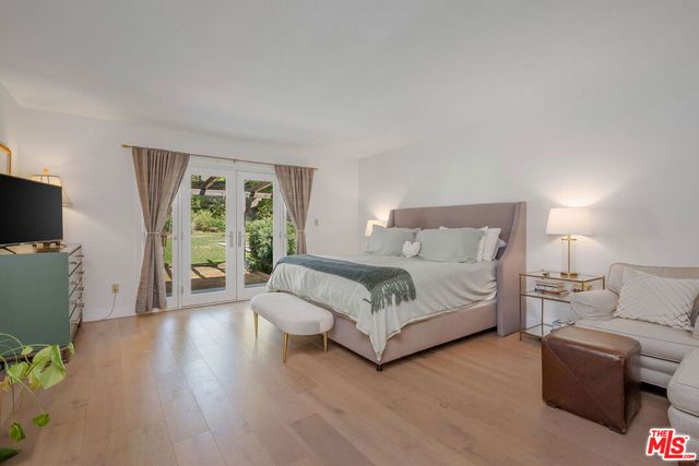 18360 Lake Encino Drive, Encino, CA 91316