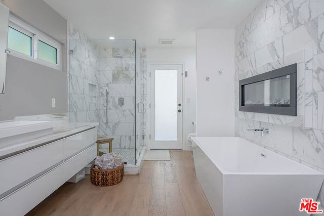 18360 Lake Encino Drive, Encino, CA 91316