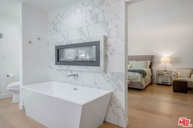 18360 Lake Encino Drive, Encino, CA 91316
