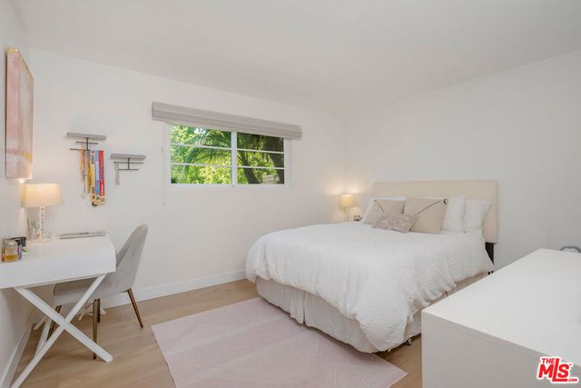 18360 Lake Encino Drive, Encino, CA 91316