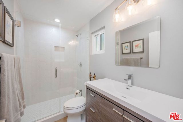 18360 Lake Encino Drive, Encino, CA 91316