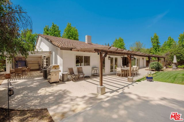 18360 Lake Encino Drive, Encino, CA 91316