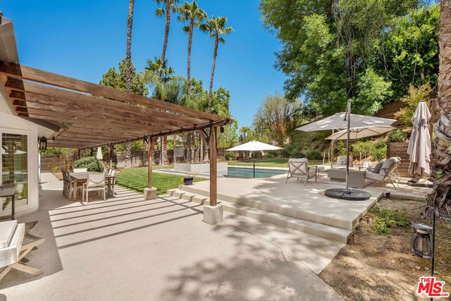 18360 Lake Encino Drive, Encino, CA 91316