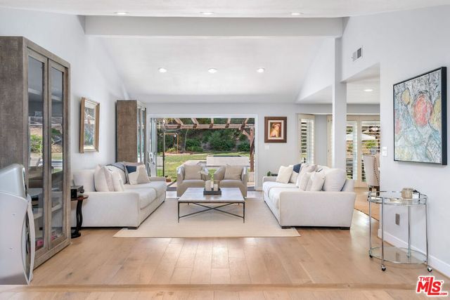 18360 Lake Encino Drive, Encino, CA 91316