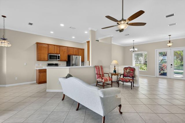 5250 E 1st Sq, Vero Beach, FL 32968