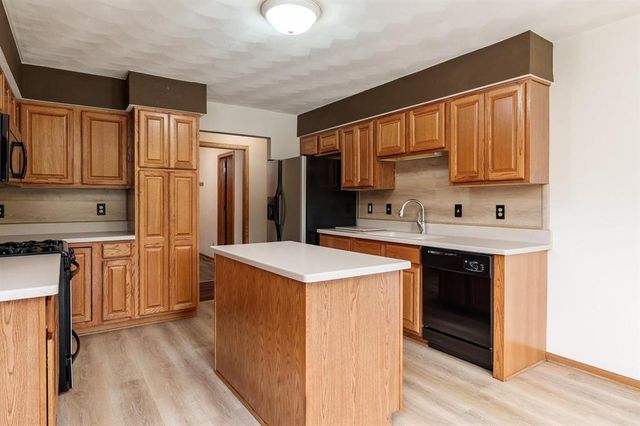 6582 Deer Isle Drive, Cherry Valley, IL 61016