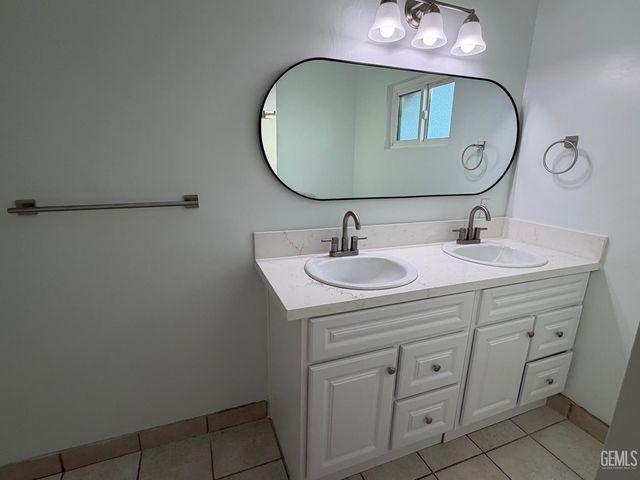 4209 Alexander Street, Bakersfield, CA 93307