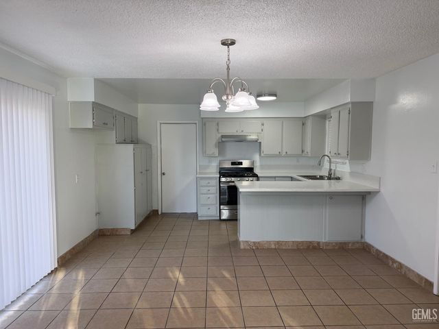 4209 Alexander Street, Bakersfield, CA 93307