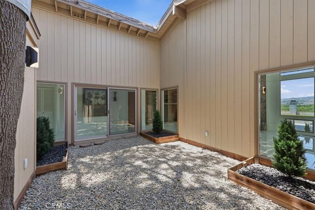 5813 Old Ranch, Riverside, CA 92504