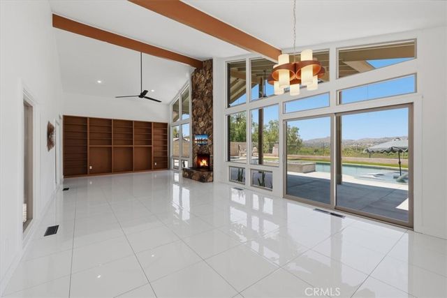 5813 Old Ranch, Riverside, CA 92504