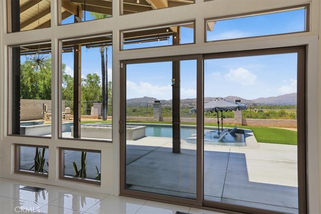 5813 Old Ranch, Riverside, CA 92504