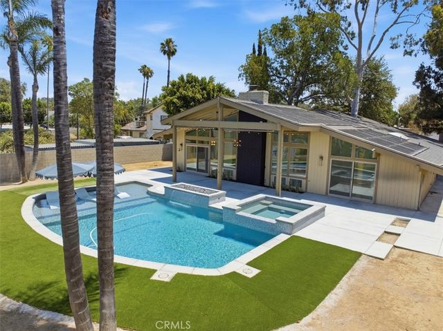 5813 Old Ranch, Riverside, CA 92504