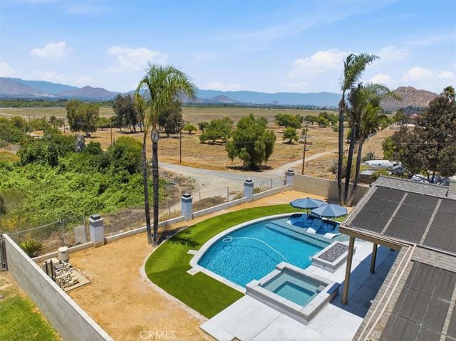 5813 Old Ranch, Riverside, CA 92504