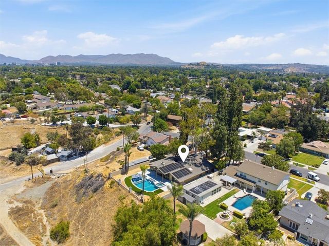 5813 Old Ranch, Riverside, CA 92504