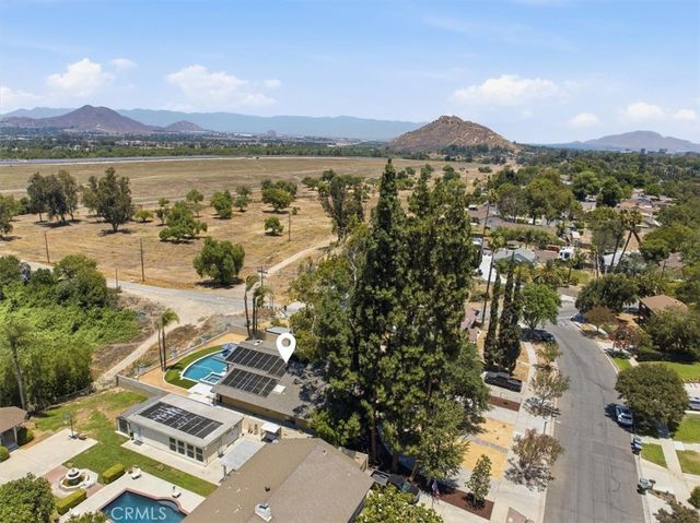 5813 Old Ranch, Riverside, CA 92504