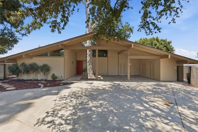 5813 Old Ranch, Riverside, CA 92504
