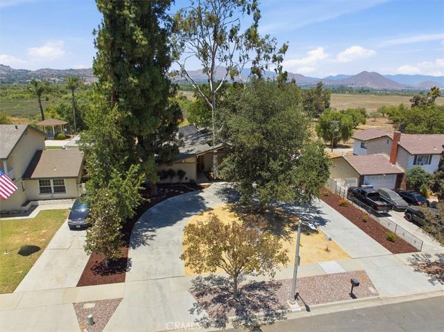 5813 Old Ranch, Riverside, CA 92504