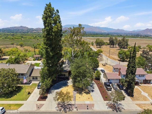 5813 Old Ranch, Riverside, CA 92504