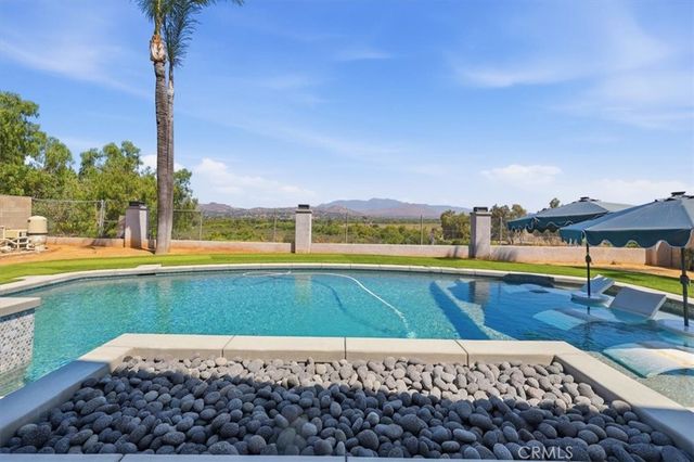 5813 Old Ranch, Riverside, CA 92504
