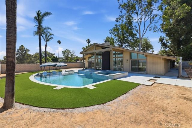 5813 Old Ranch, Riverside, CA 92504