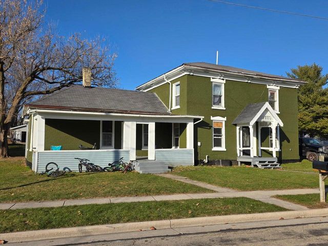 401 S College AVENUE, Fox Lake, WI 53933
