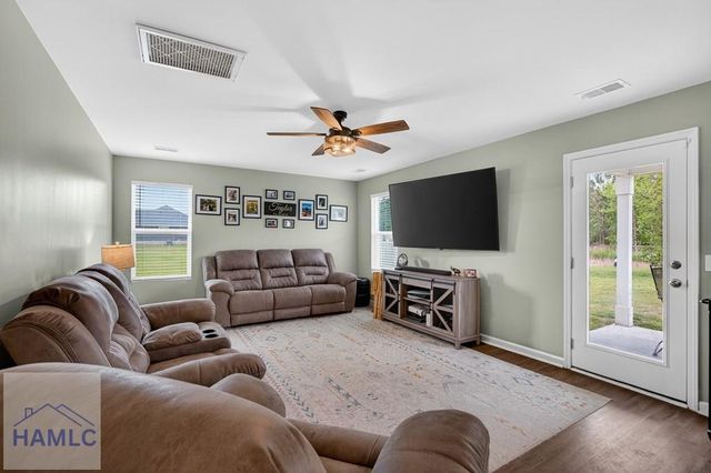 195 Tondee Way, Midway, GA 31320