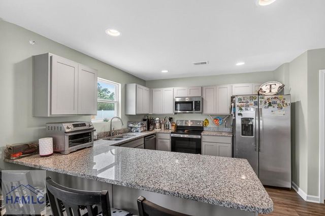 195 Tondee Way, Midway, GA 31320
