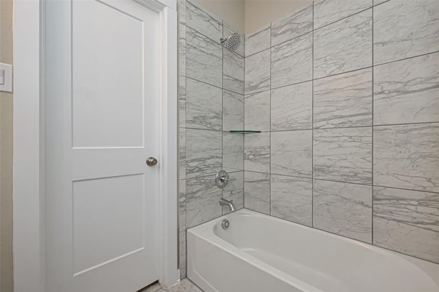 559 Long Leaf Pine Drive, Montgomery, TX 77316