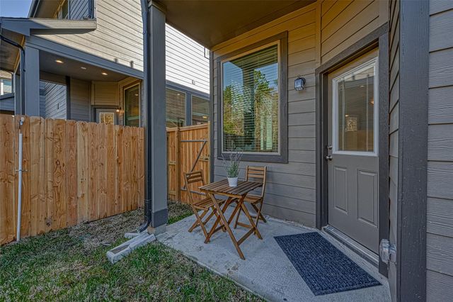 559 Long Leaf Pine Drive, Montgomery, TX 77316