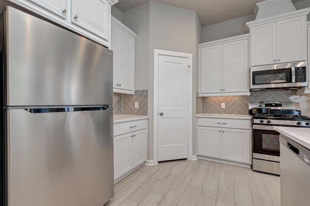 559 Long Leaf Pine Drive, Montgomery, TX 77316