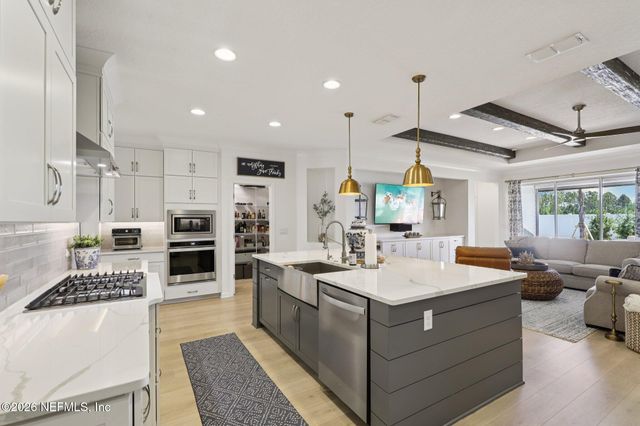 221 MARQUESA Circle, St. Johns, FL 32259