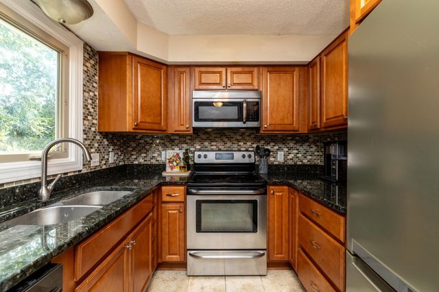 2509 W 140th Street, Burnsville, MN 55337